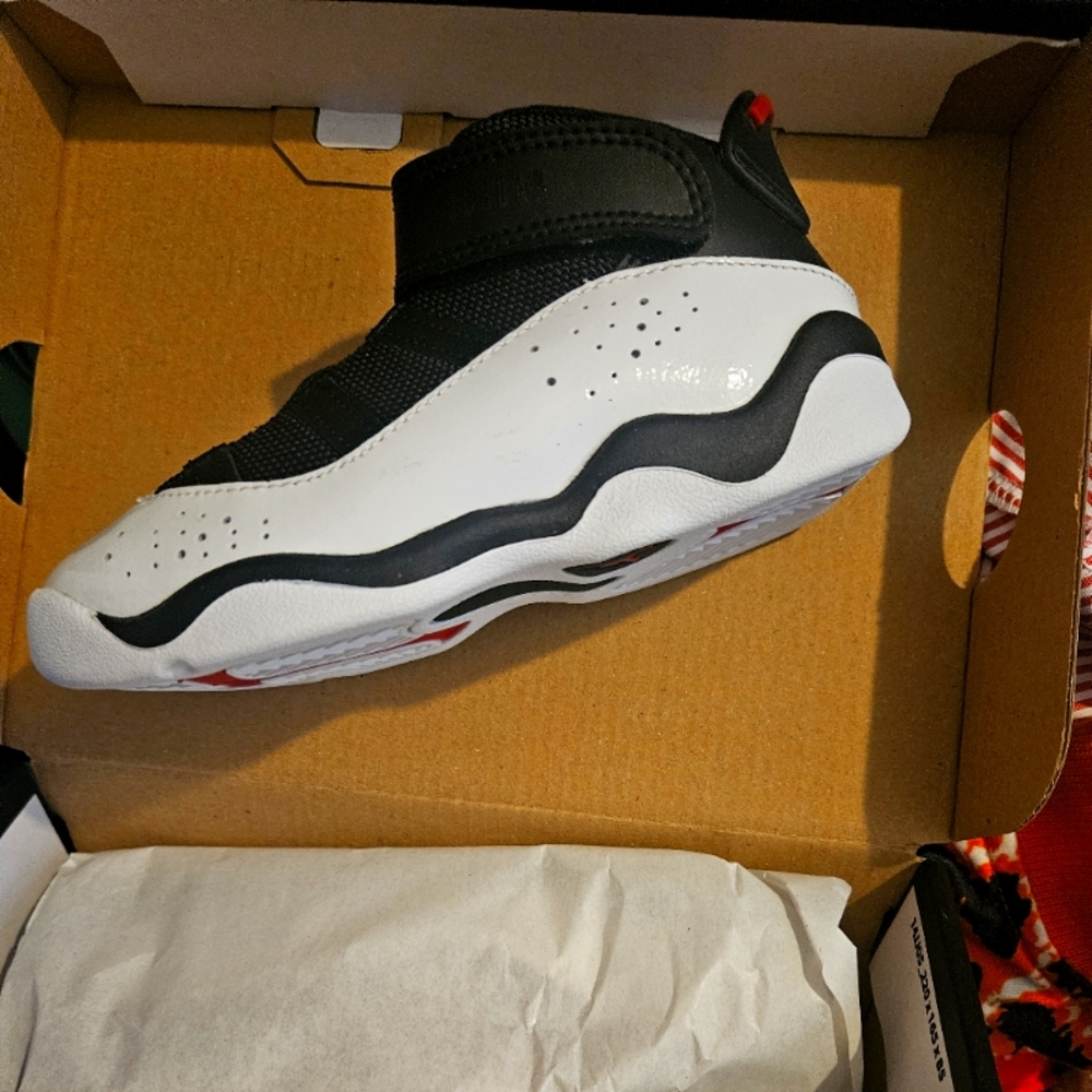 Jordan 6 Rings Black and Red Sneakers